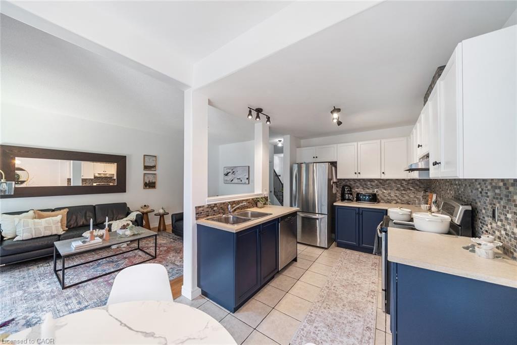 4-10 Liddycoat Lane Property Photo 14