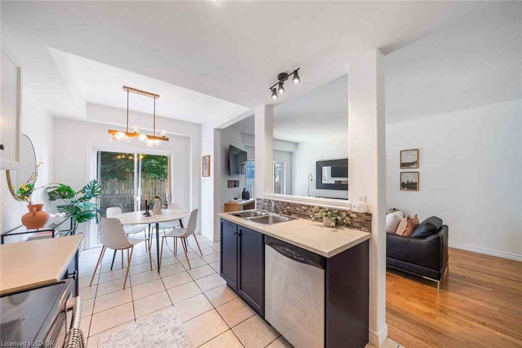 4-10 Liddycoat Lane Property Photo 17