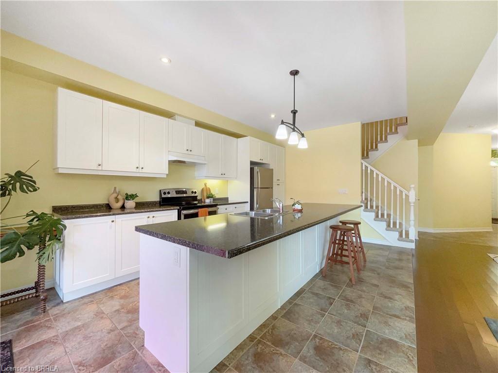 8-80 Willow Street Property Photo 9