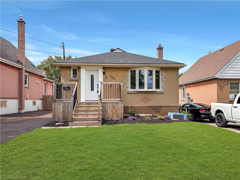 300 East 32nd Street Property Photo 1