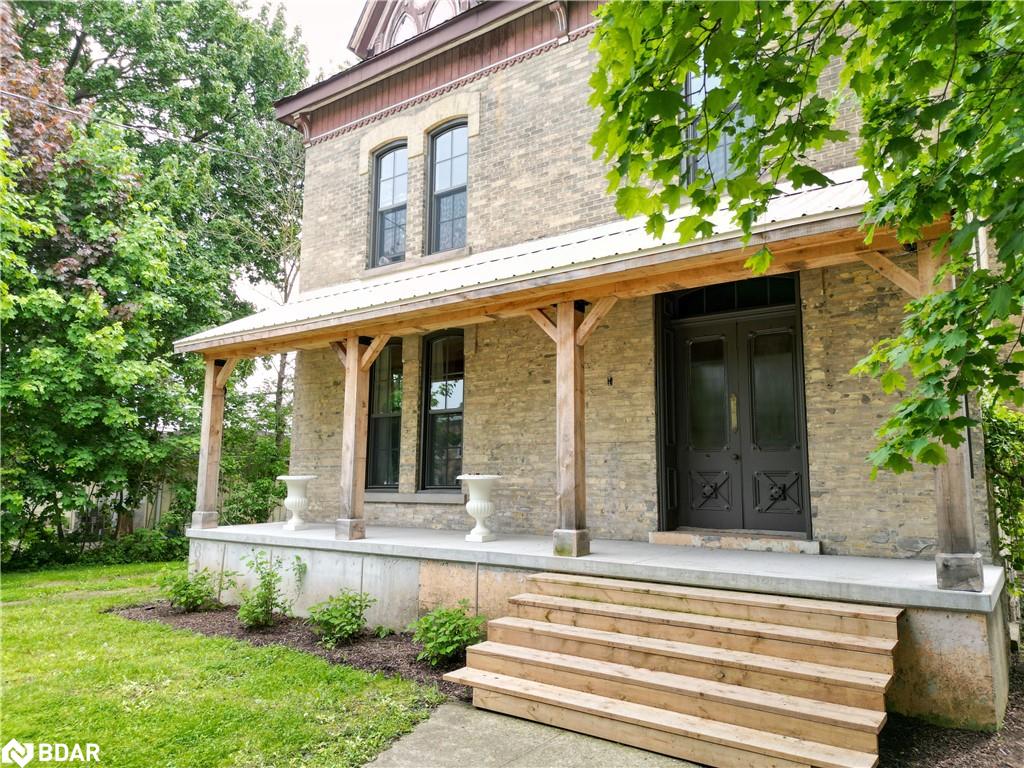 150 Wellington Street E Property Photo 2