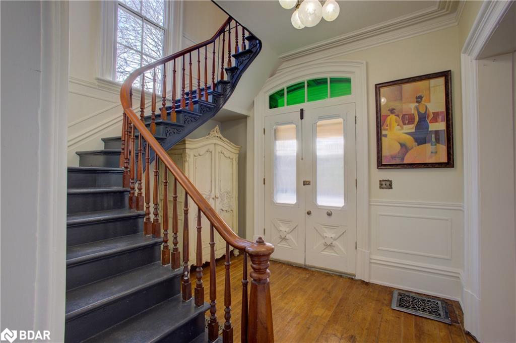 150 Wellington Street E Property Photo 5