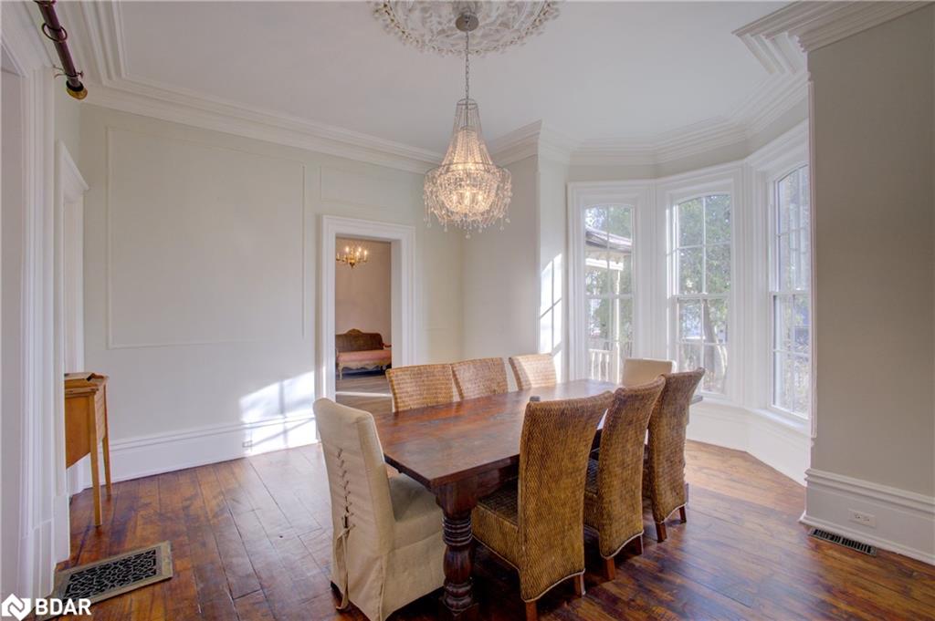 150 Wellington Street E Property Photo 9
