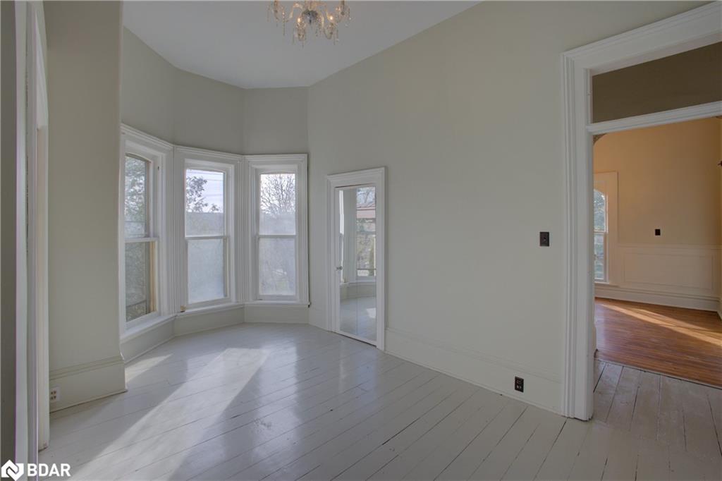 150 Wellington Street E Property Photo 24