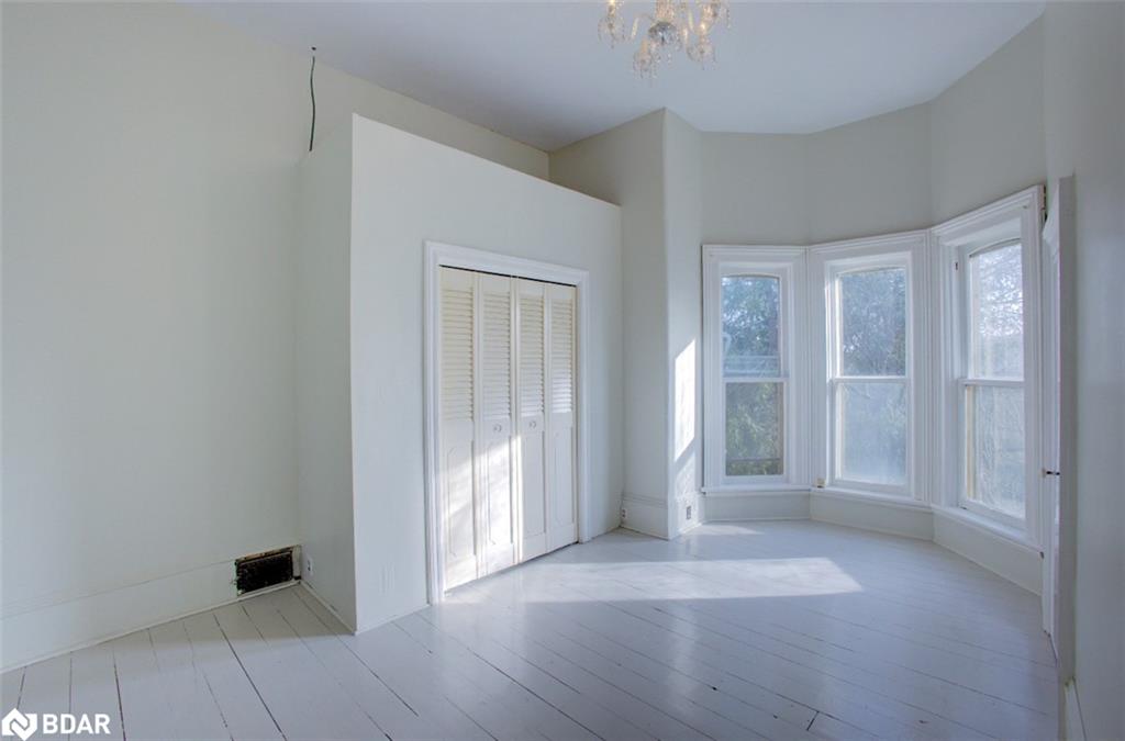 150 Wellington Street E Property Photo 26
