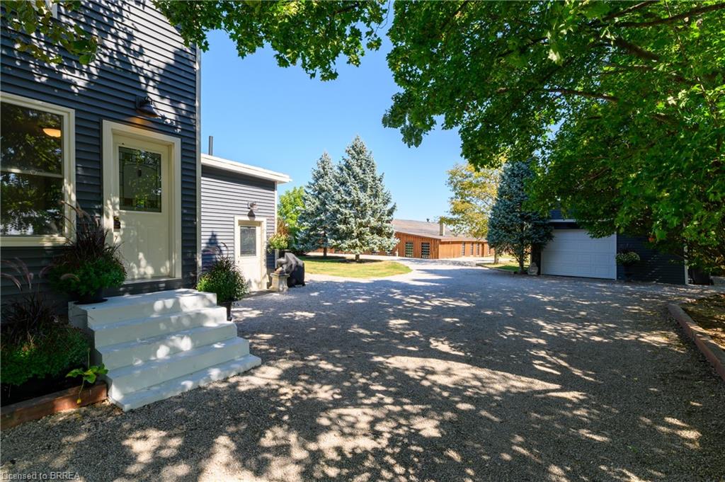 2884 Cockshutt Road Property Photo 9