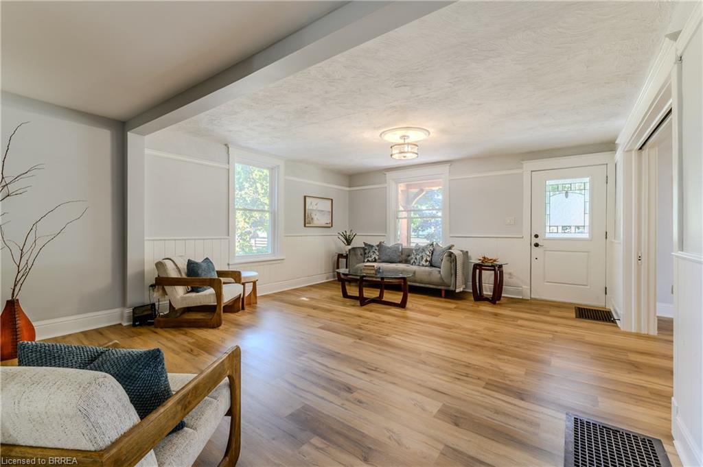 2884 Cockshutt Road Property Photo 14