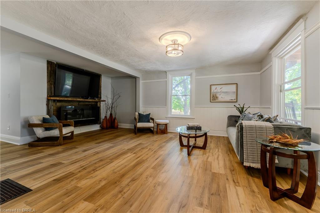 2884 Cockshutt Road Property Photo 15