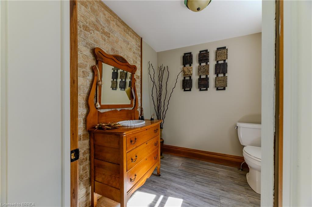 2884 Cockshutt Road Property Photo 21