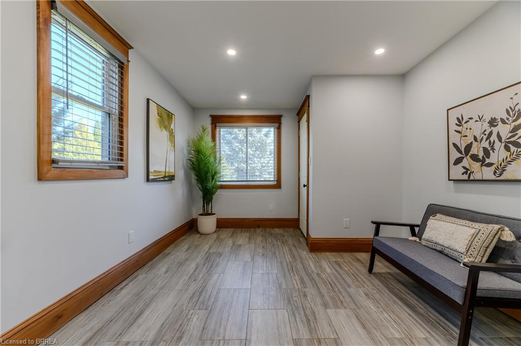 2884 Cockshutt Road Property Photo 23