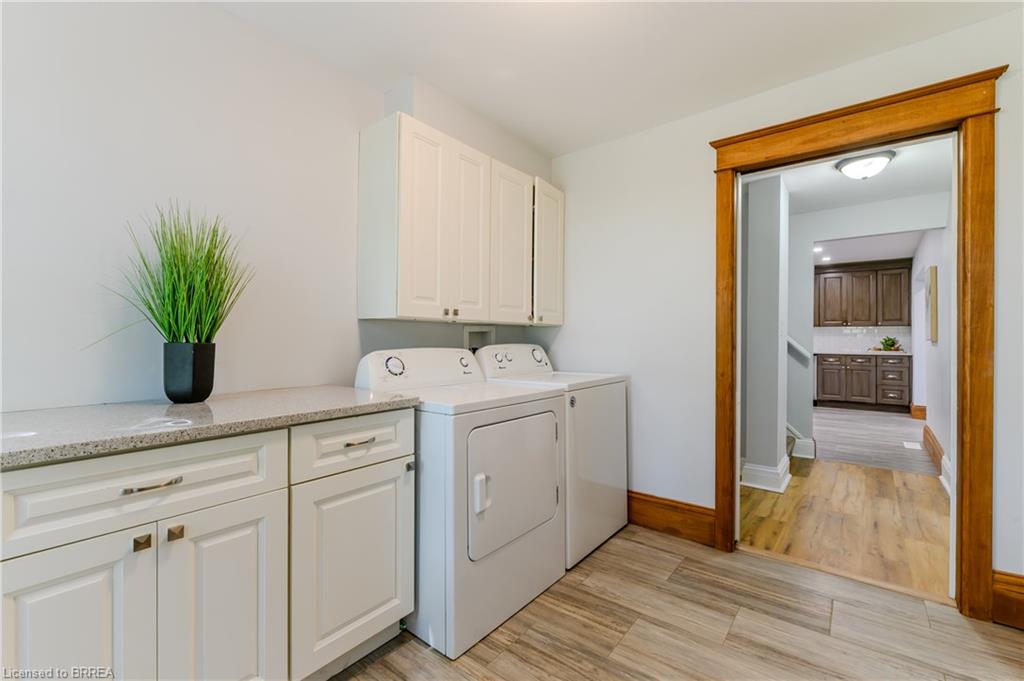 2884 Cockshutt Road Property Photo 25