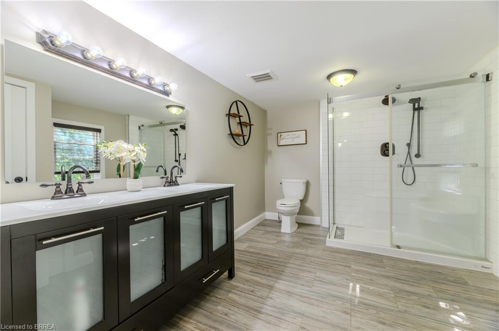 2884 Cockshutt Road Property Photo 32