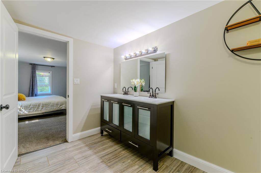 2884 Cockshutt Road Property Photo 34