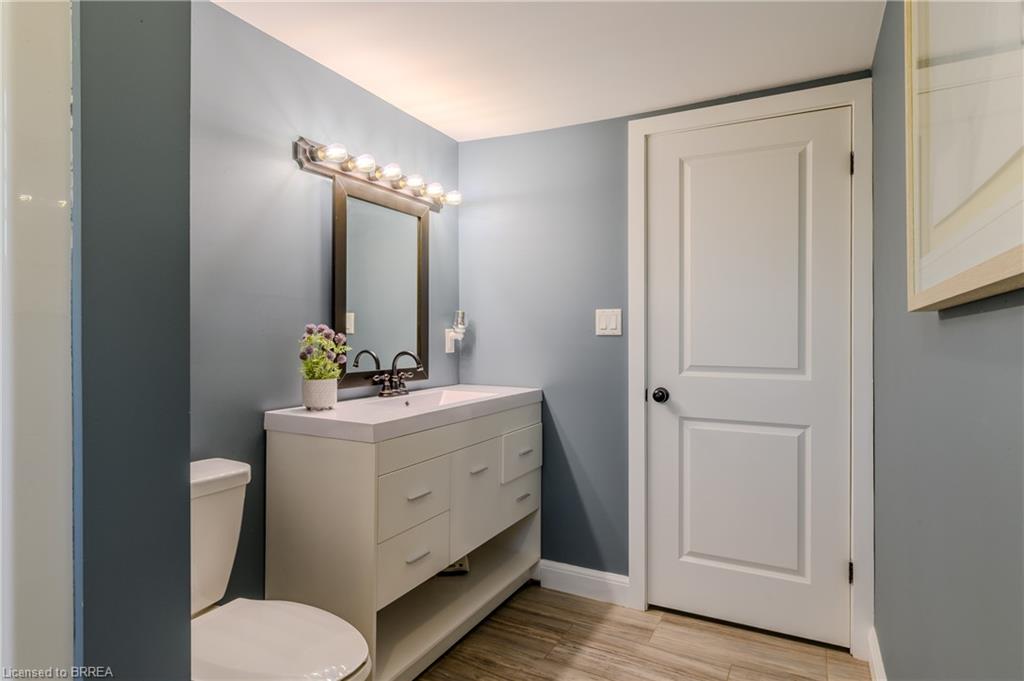 2884 Cockshutt Road Property Photo 38