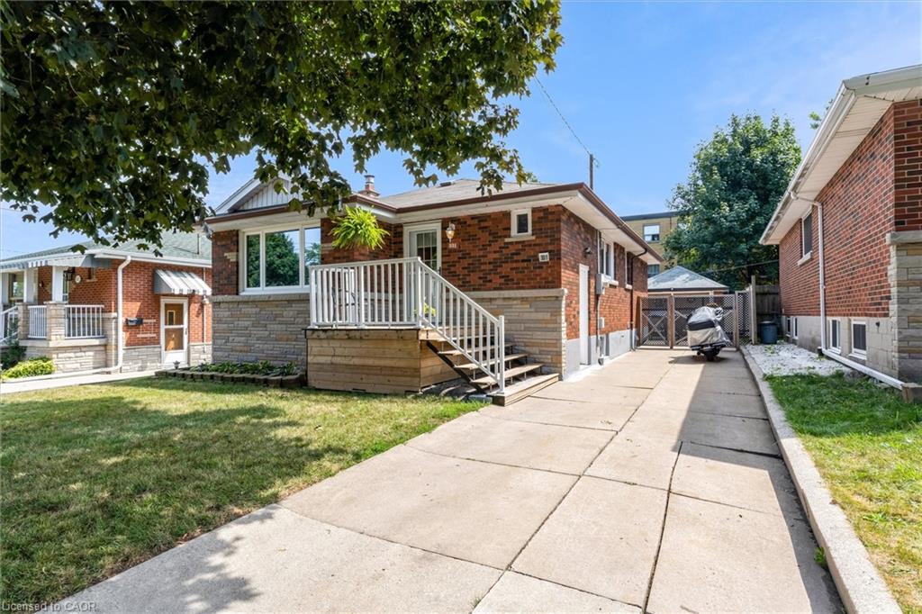 331 East 42nd Street Property Photo 1