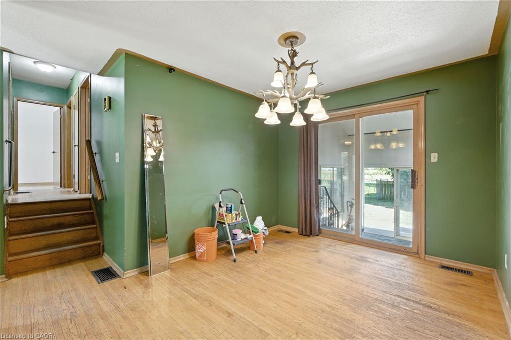 64 Wilmot Street S Property Photo 4