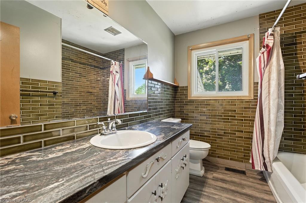 64 Wilmot Street S Property Photo 11