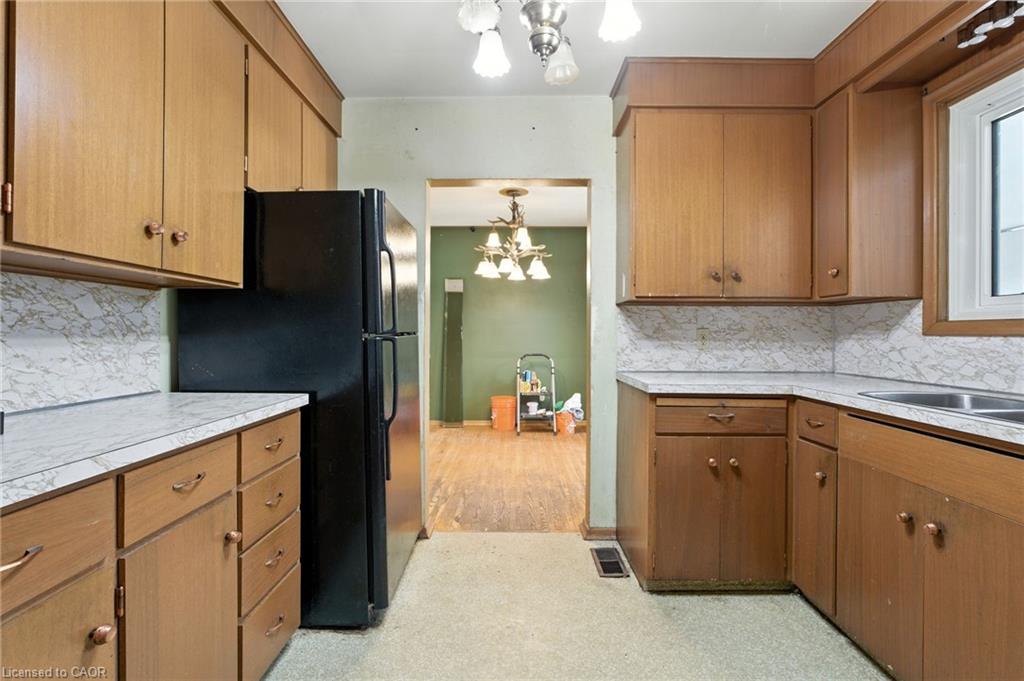 64 Wilmot Street S Property Photo 12