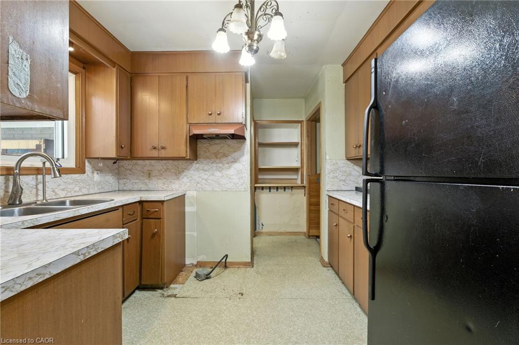 64 Wilmot Street S Property Photo 13