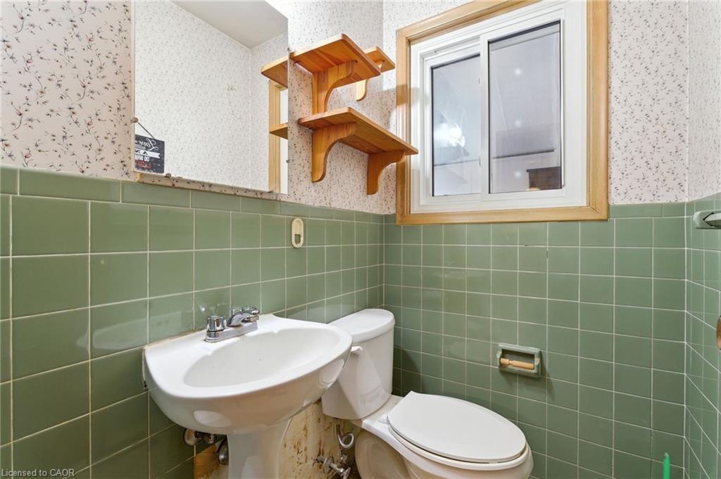 64 Wilmot Street S Property Photo 14