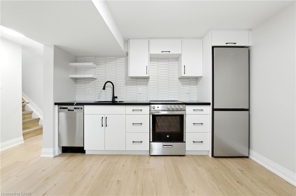 B-929 Upper Ottawa Street Property Photo 6