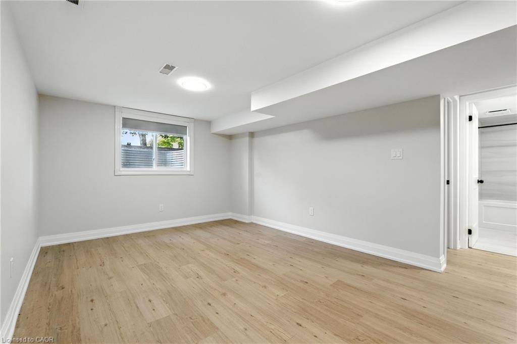 B-929 Upper Ottawa Street Property Photo 8