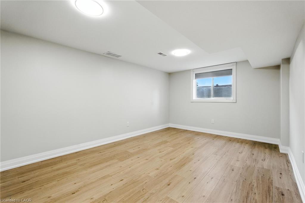 B-929 Upper Ottawa Street Property Photo 9