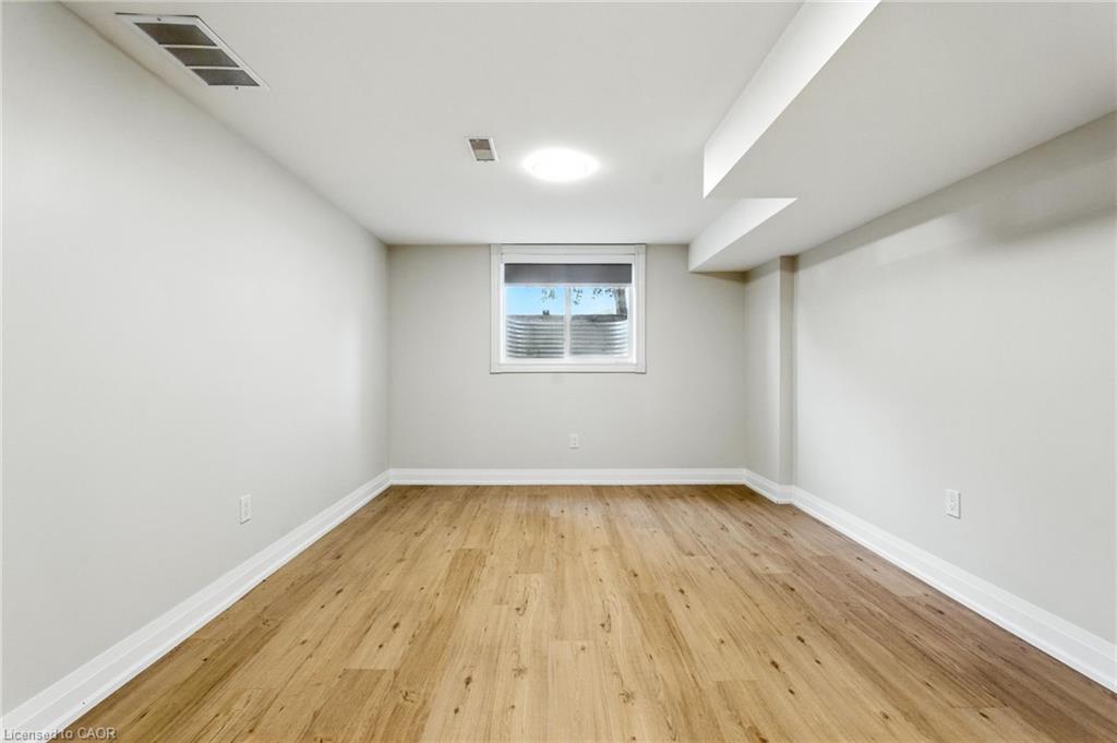 B-929 Upper Ottawa Street Property Photo 10