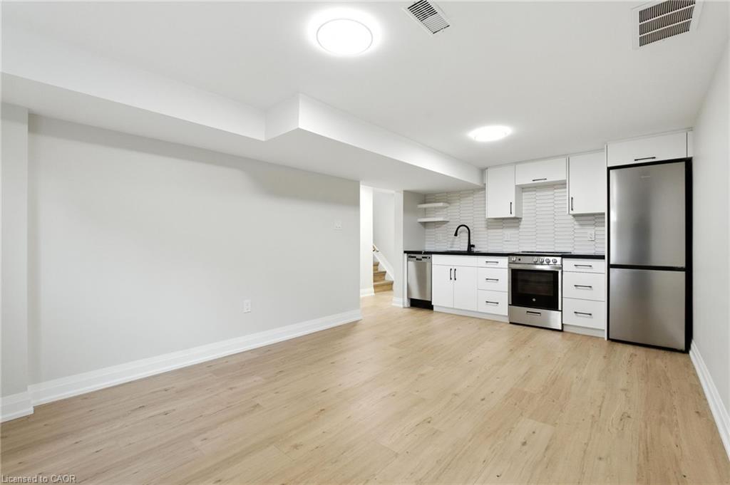 B-929 Upper Ottawa Street Property Photo 11