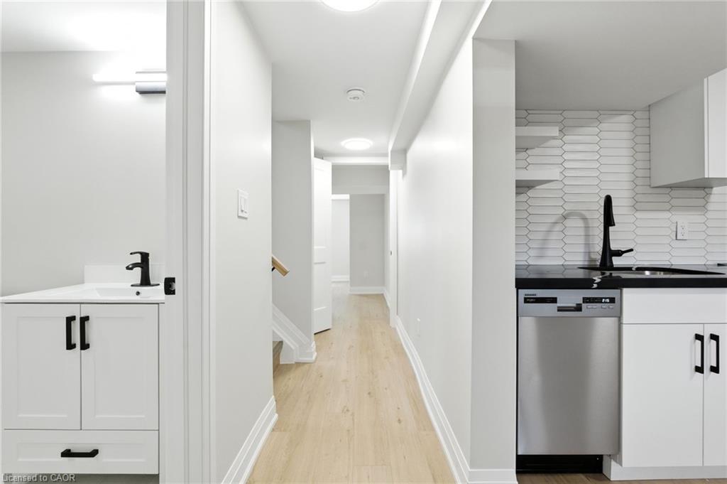 B-929 Upper Ottawa Street Property Photo 15