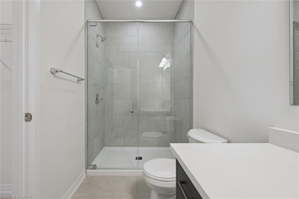 B039-525 Erinbrook Drive Property Photo 47