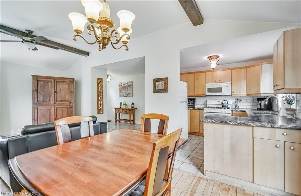 8 Beach Road Property Photo 13