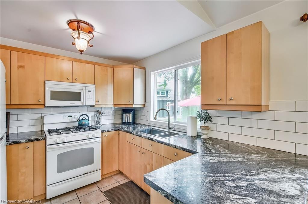 8 Beach Road Property Photo 15