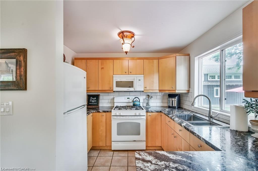 8 Beach Road Property Photo 16