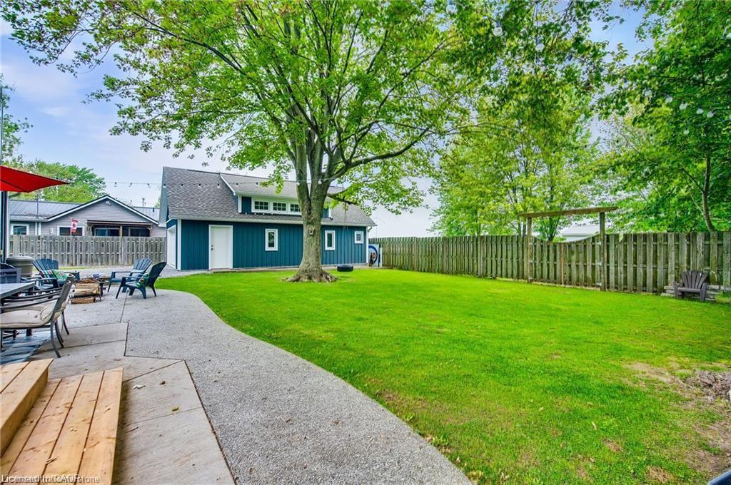 8 Beach Road Property Photo 37