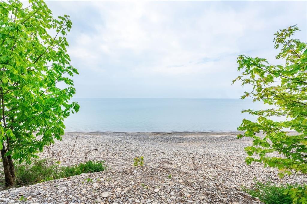 8 Beach Road Property Photo 45