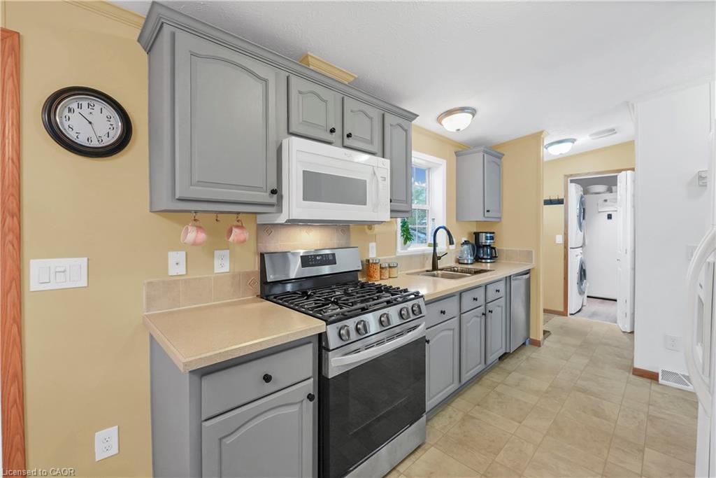 343-3033 Townline Road Property Photo 7