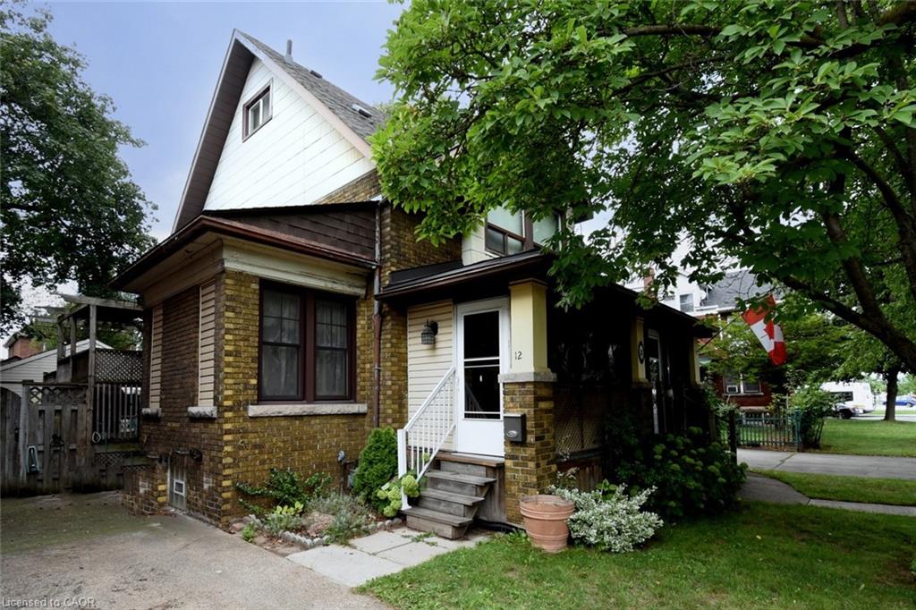 12 Leinster Avenue S Property Photo 1