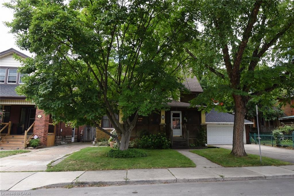 12 Leinster Avenue S Property Photo 3