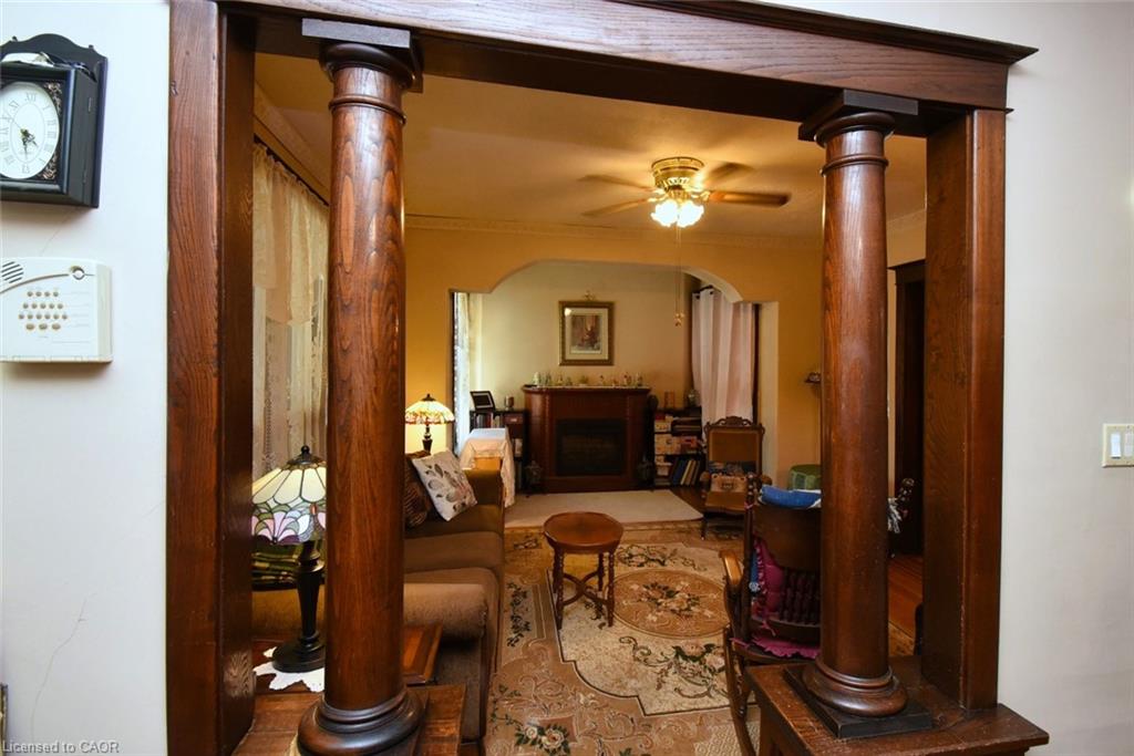 12 Leinster Avenue S Property Photo 4