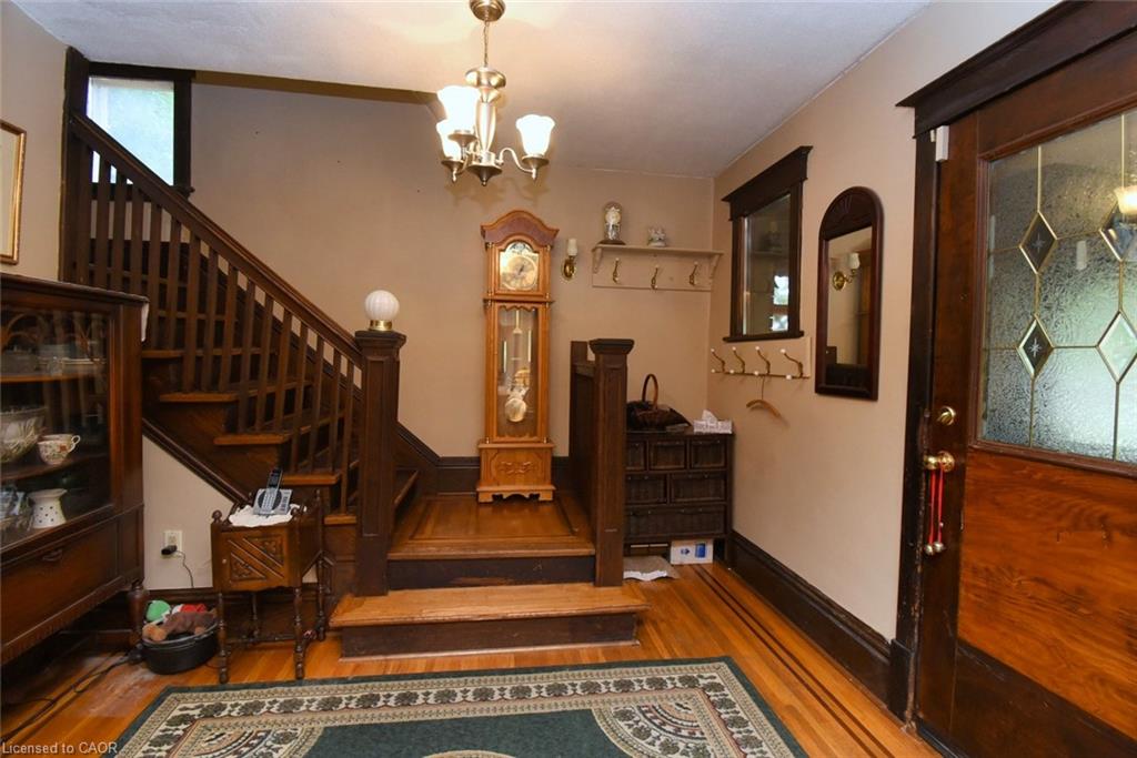 12 Leinster Avenue S Property Photo 6