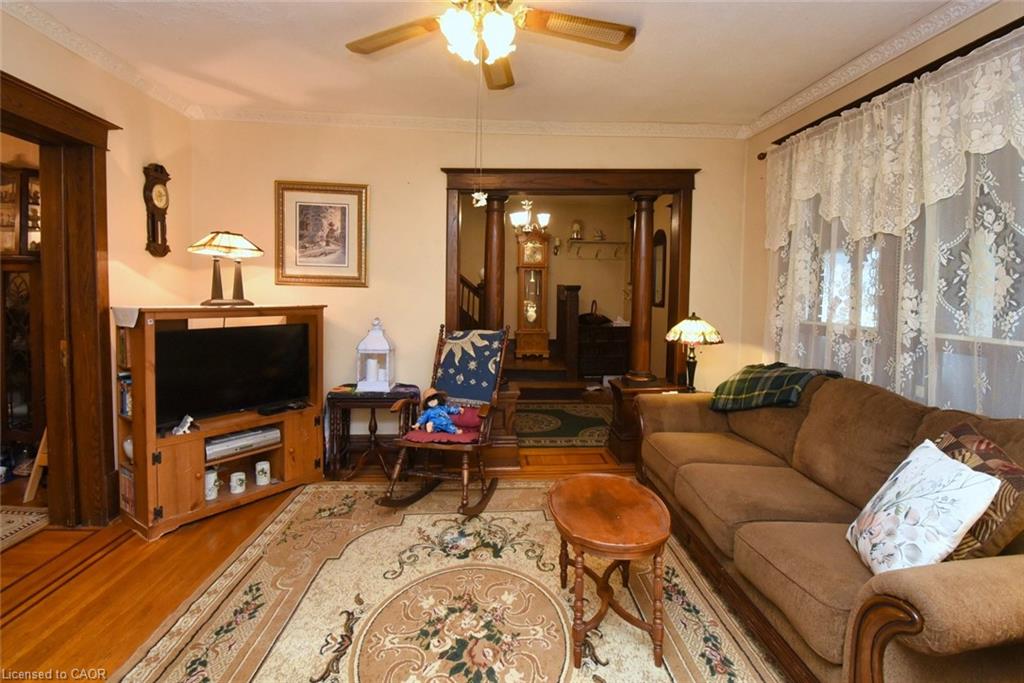 12 Leinster Avenue S Property Photo 9