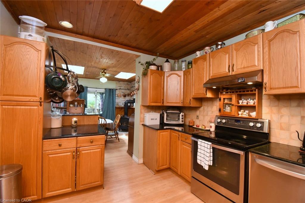 12 Leinster Avenue S Property Photo 15