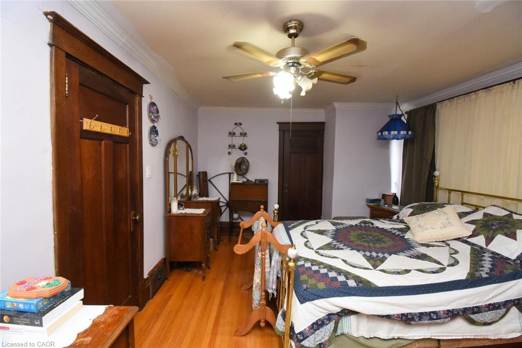 12 Leinster Avenue S Property Photo 18