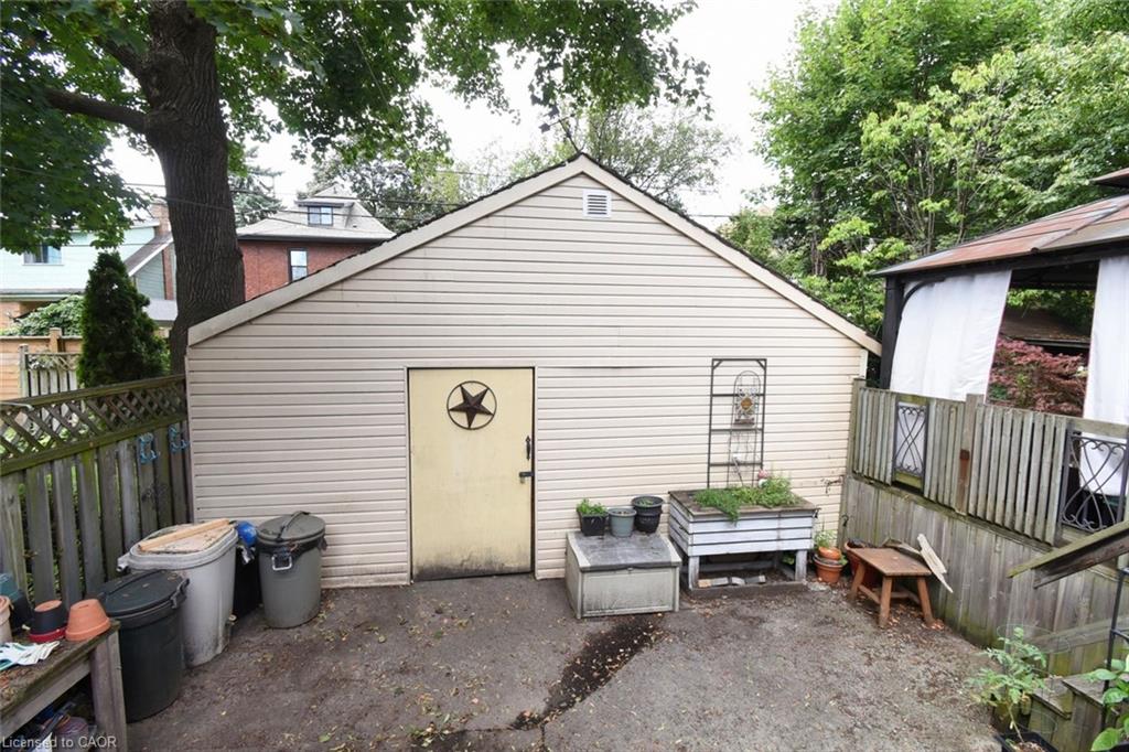 12 Leinster Avenue S Property Photo 26