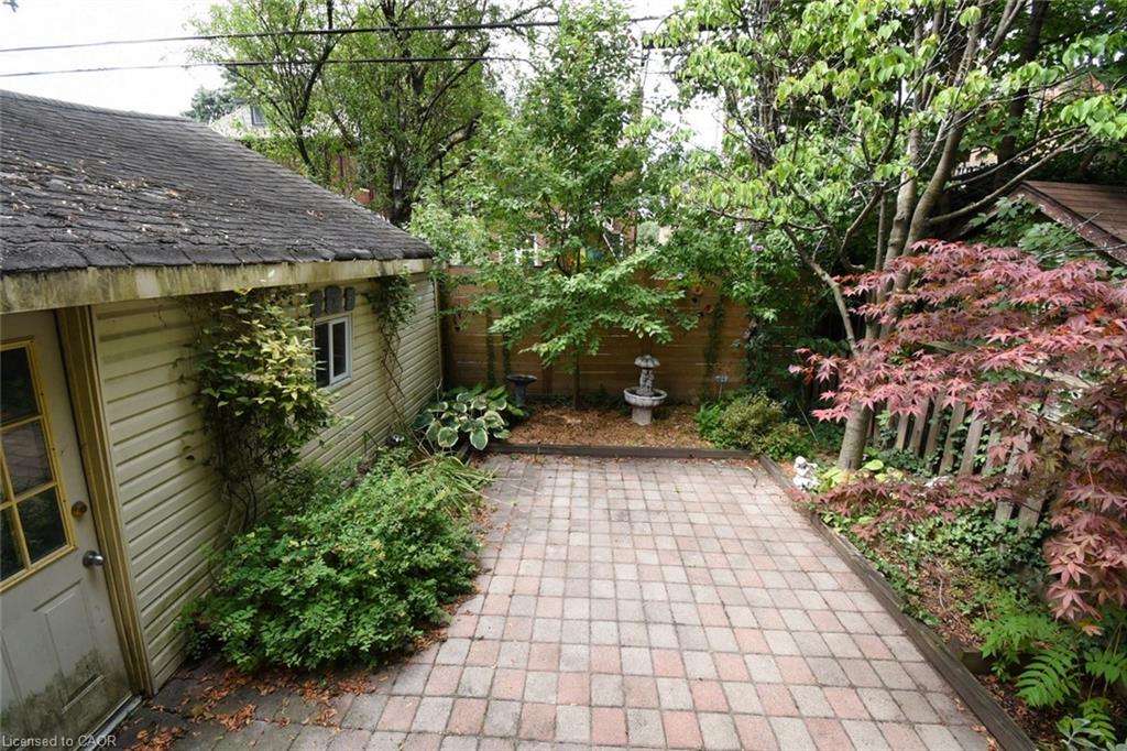 12 Leinster Avenue S Property Photo 30