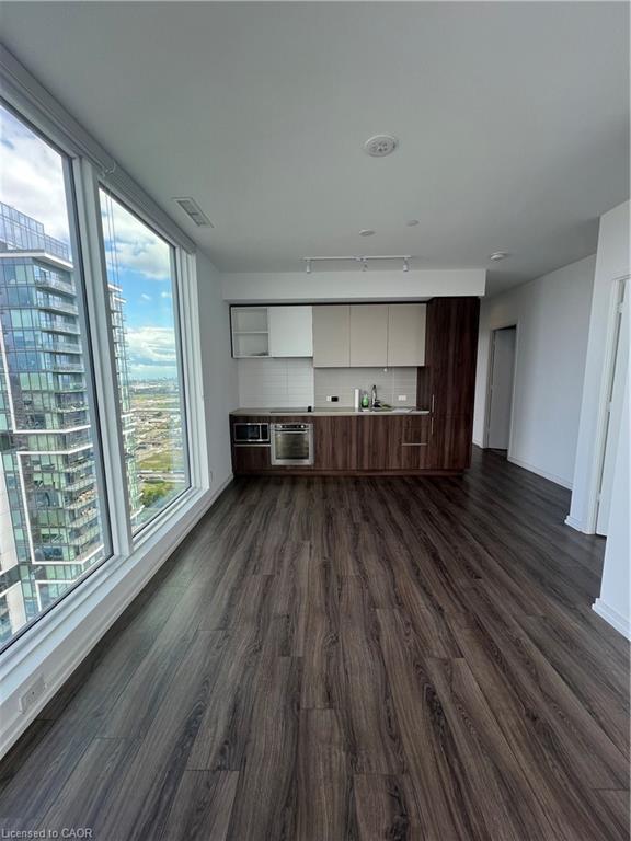 5003-1000 Portage Parkway Crescent Property Photo 7