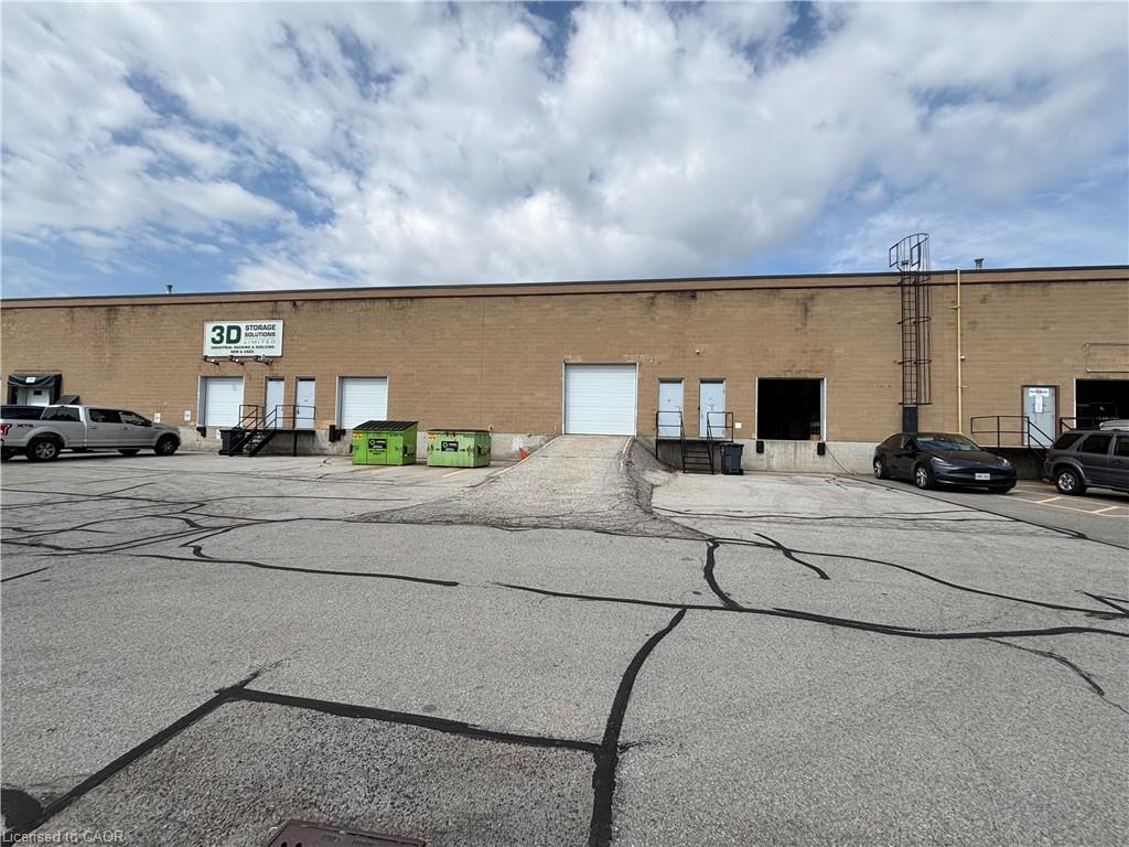 12-3070 Mainway Property Photo 6