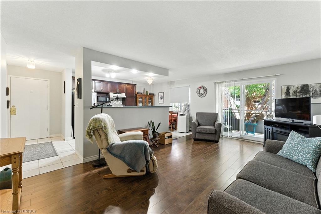 7-612 Grey Street Property Photo 3