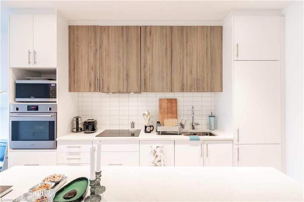 1212-181 King Street S Property Photo 7